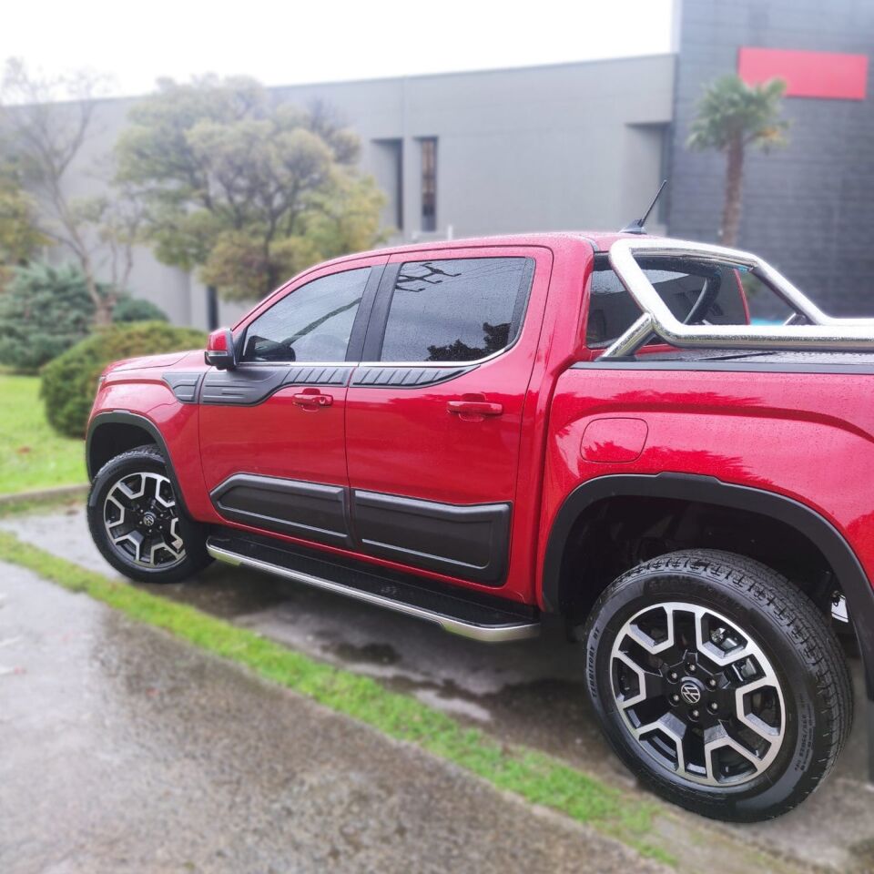 Volkswagen Amarok 2023- Yılı ve Sonrası Uyumlu Yarasa Kapı Kaplama 6 Parça