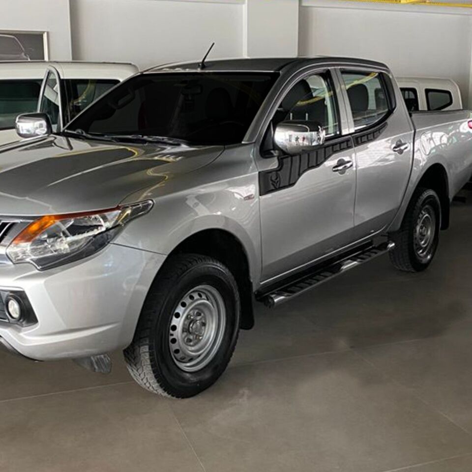 Mitsubishi L200 2015-2019 Yıl Aralığı Uyumlu Yarasa Kapı Kaplama 4 Parça