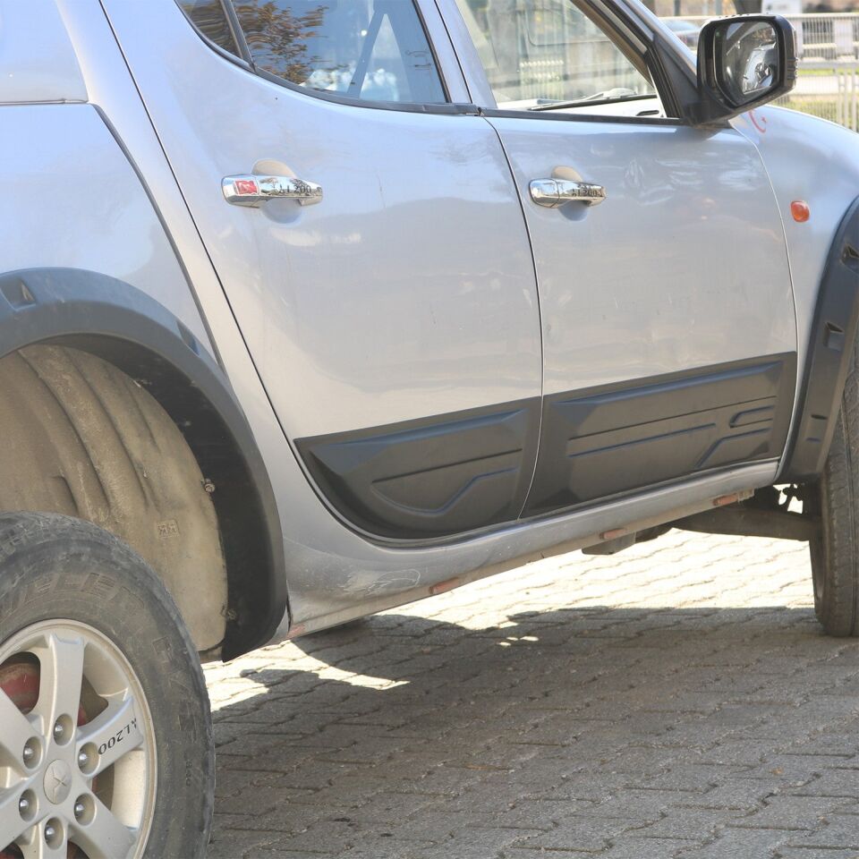 Mitsubishi L200 2007-2015 Yıl Aralığı Uyumlu Kapı Dodik 4 Parça