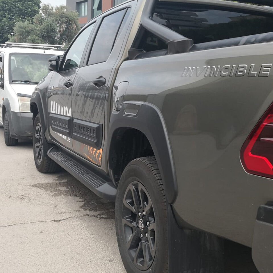 Toyota Hilux 2015-2020 Yıl Aralığı Uyumlu Kapı Dodik 4 Parça