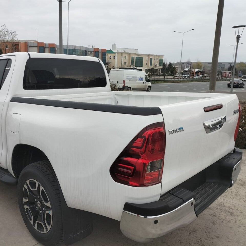 Toyota Hilux 2021- Yılı ve Sonrası Uyumlu Kasa Kenar Koruma 2 Parça