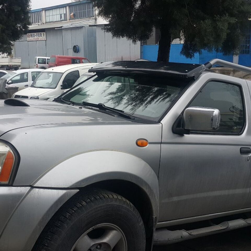 Nissan Navara 2006-2015 Yıl Aralığı Ön Cam Güneşliği