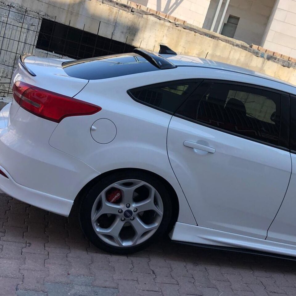 Ford Focus 2011-2018 Yıl Aralığı Uyumlu Arka Cam Spoyler