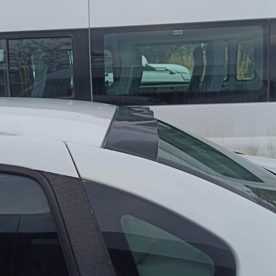 Renault Symbol 2009-2013 Yıl Aralığı Uyumlu Arka Cam Spoyler