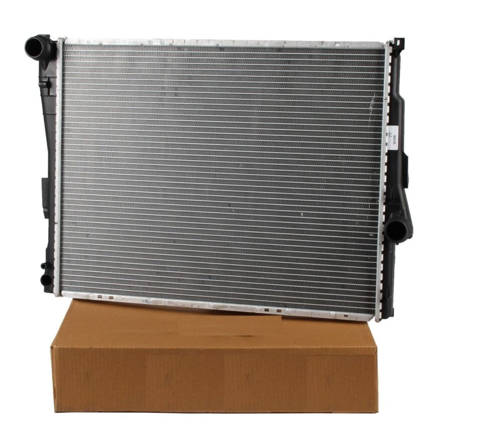 BMW E46-Z4 E85-E86 99-05 SU RADYATÖRÜ 17119071517 BSG