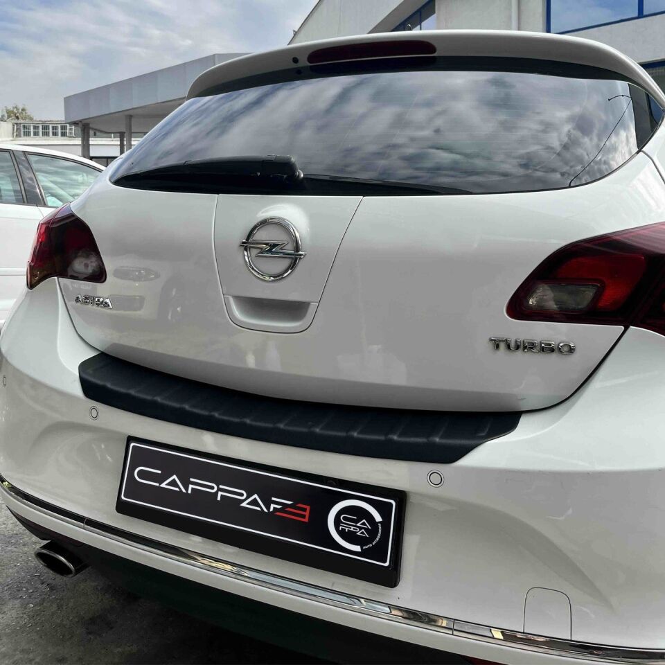 Opel Astra J Hatchback 2012-2018 Yıl Aralığı Uyumlu Arka Tampon Eşiği Mat