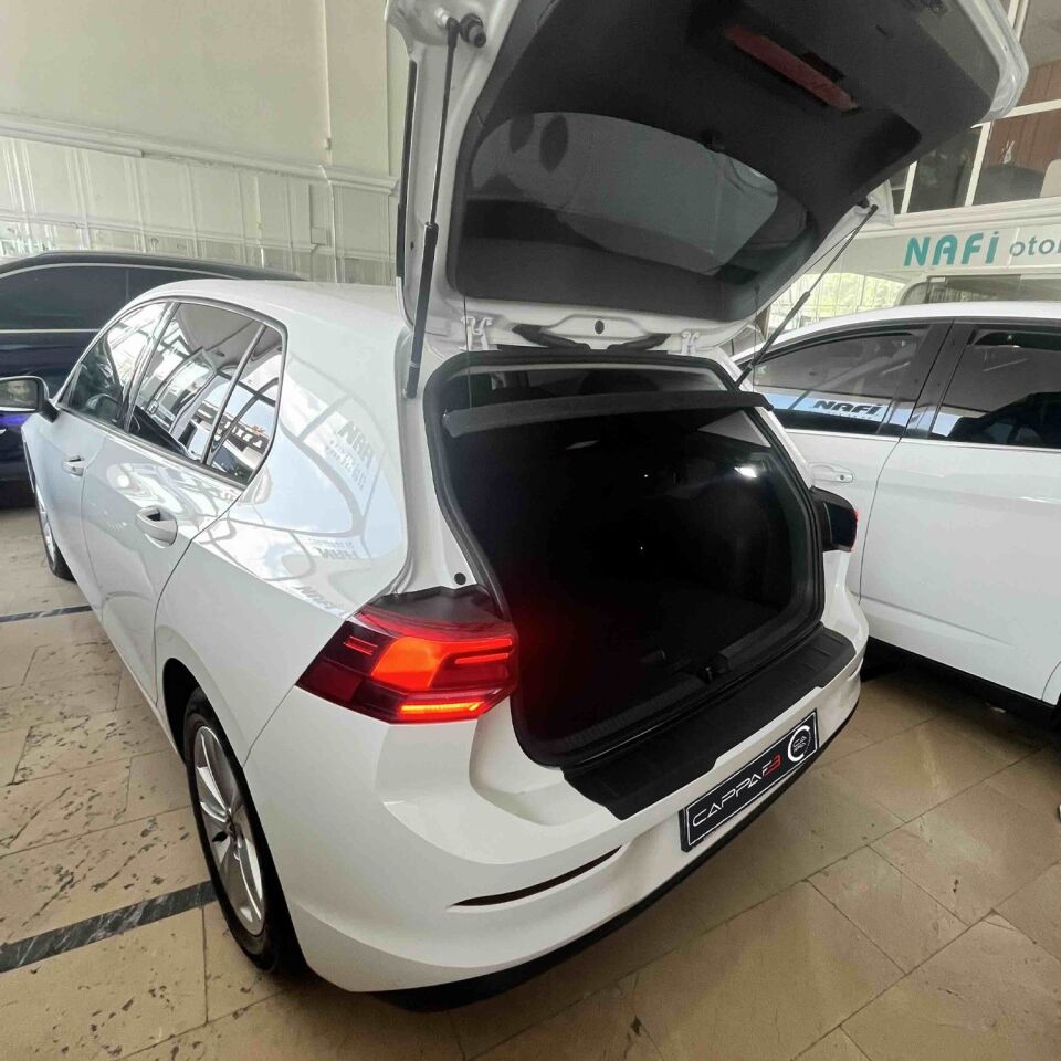 Volkswagen Golf 8 2021- Yılı ve Sonrası Uyumlu Arka Tampon Eşiği Mat