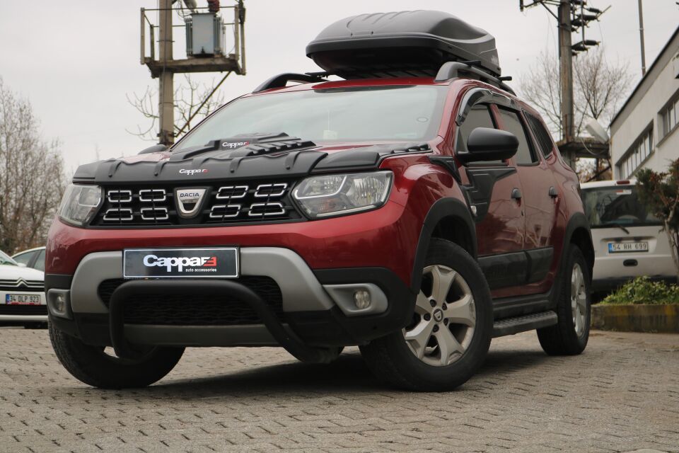Dacia Duster 2018-2024 Yıl Aralığı Uyumlu Sis Farı Çerçevesi 2 Parça