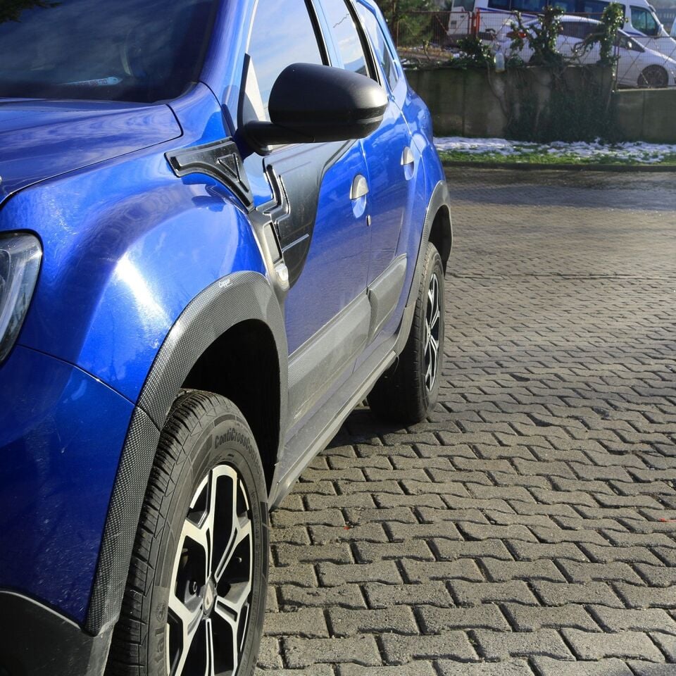 Dacia Duster 2018-2024 Yıl Aralığı Uyumlu Yarasa Kapı Kaplama 4 Parça