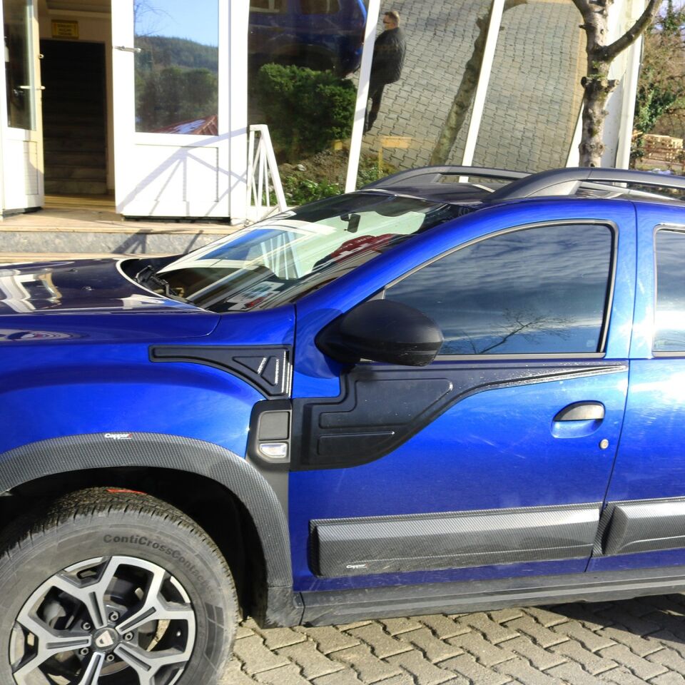 Dacia Duster 2018-2024 Yıl Aralığı Uyumlu Yarasa Kapı Kaplama 4 Parça