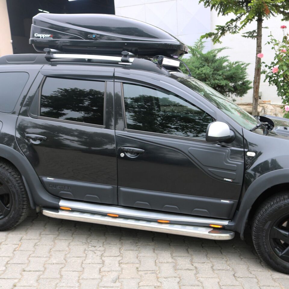 Dacia Duster 2010-2017 Yıl Aralığı Uyumlu Yarasa Kapı Kaplama 2 Parça