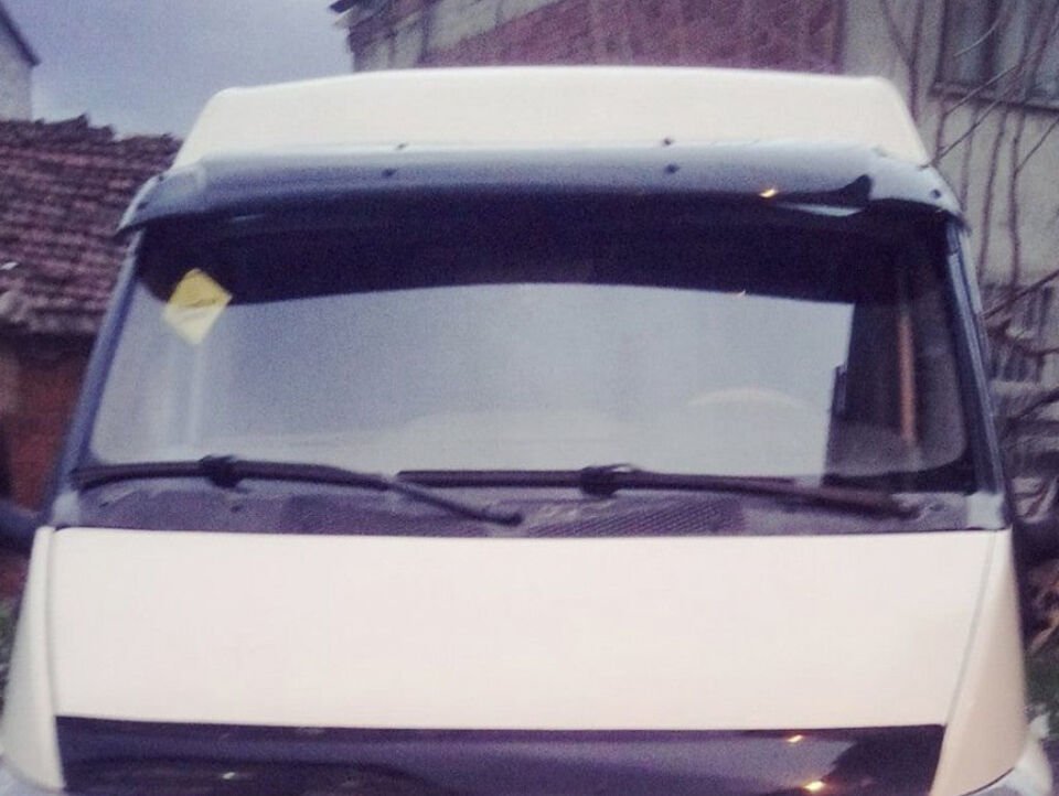 Ford Transit 2002-2006 Yıl Aralığı Uyumlu Ön Cam Güneşliği