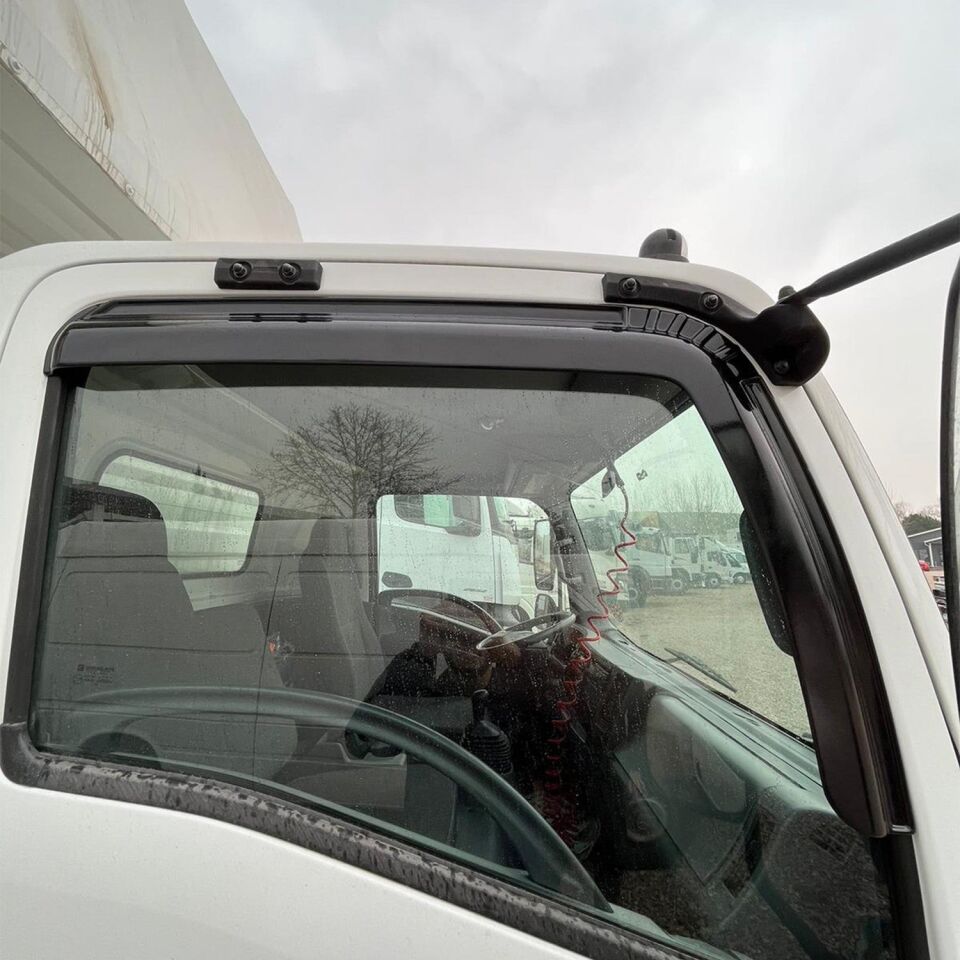 Isuzu Npr Long 2010 Yılı Ve Sonrası Yan Cam Rüzgarlık