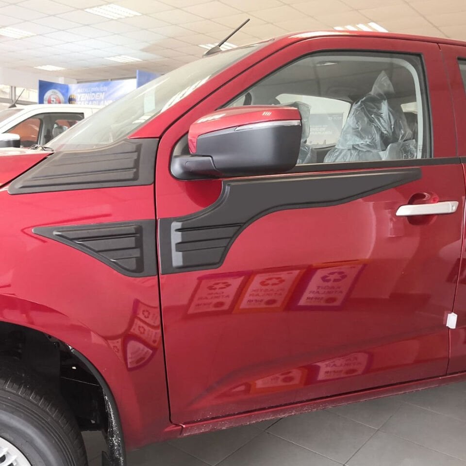 Isuzu D-Max 2020- Yılı ve Sonrası Uyumlu Yarasa Kapı Kaplama 6 Parça