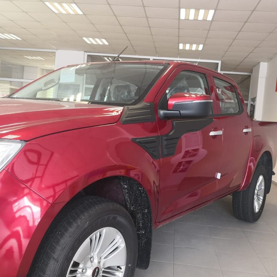 Isuzu D-Max 2020- Yılı ve Sonrası Uyumlu Yarasa Kapı Kaplama 6 Parça