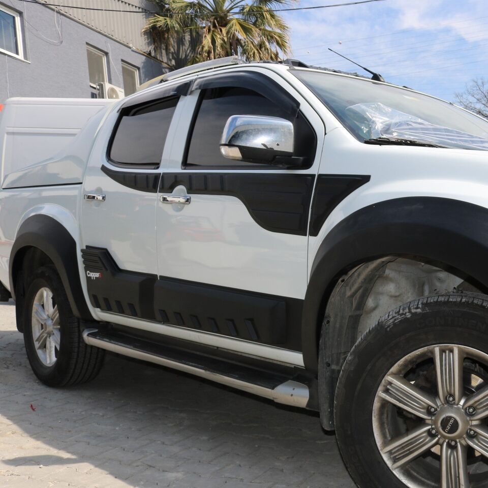 Isuzu D-Max 2012-2017 Yıl Aralığı Uyumlu Yarasa Kapı Kaplama 6 Parça